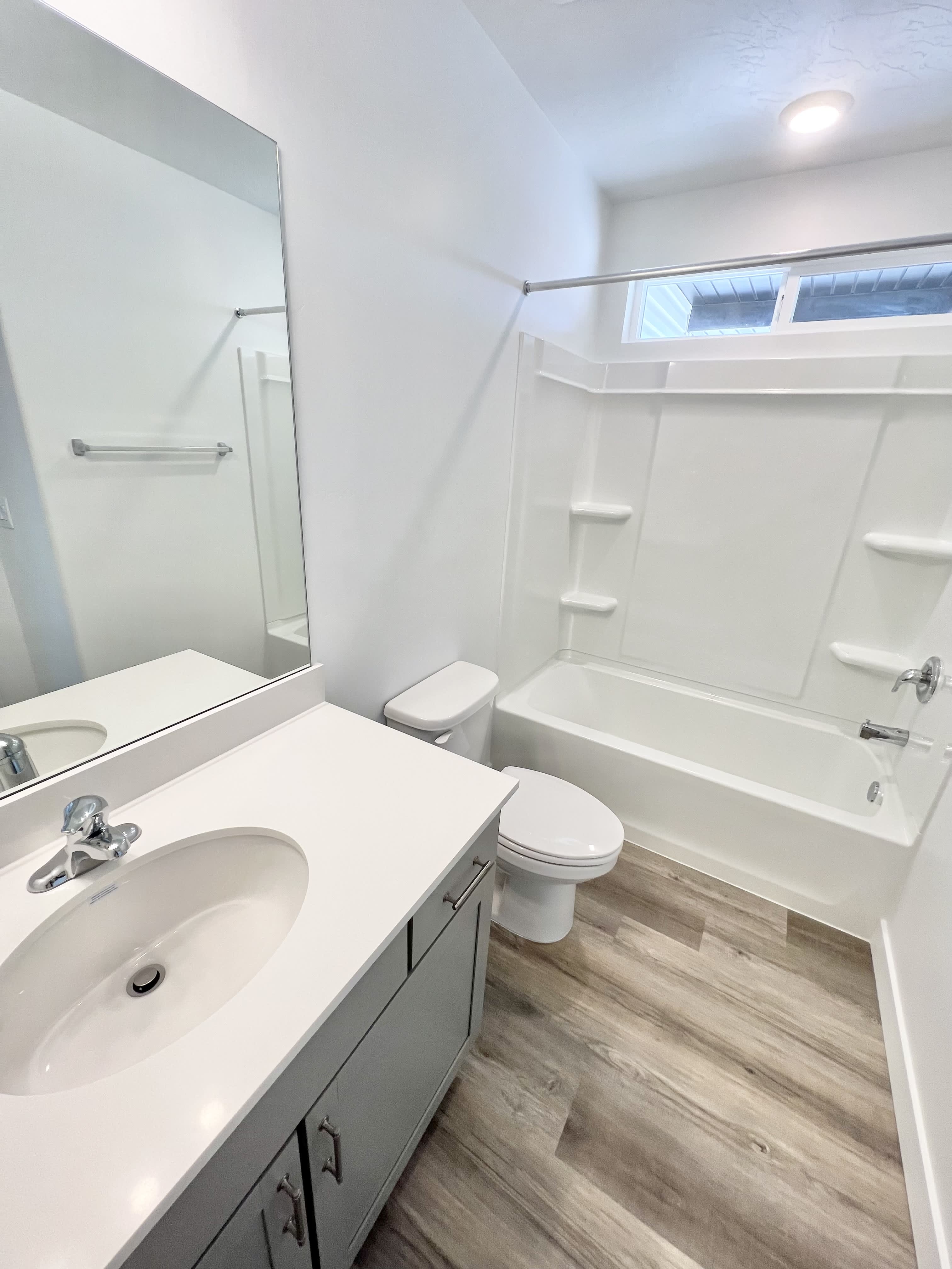 308 West 2025 North – photo 4