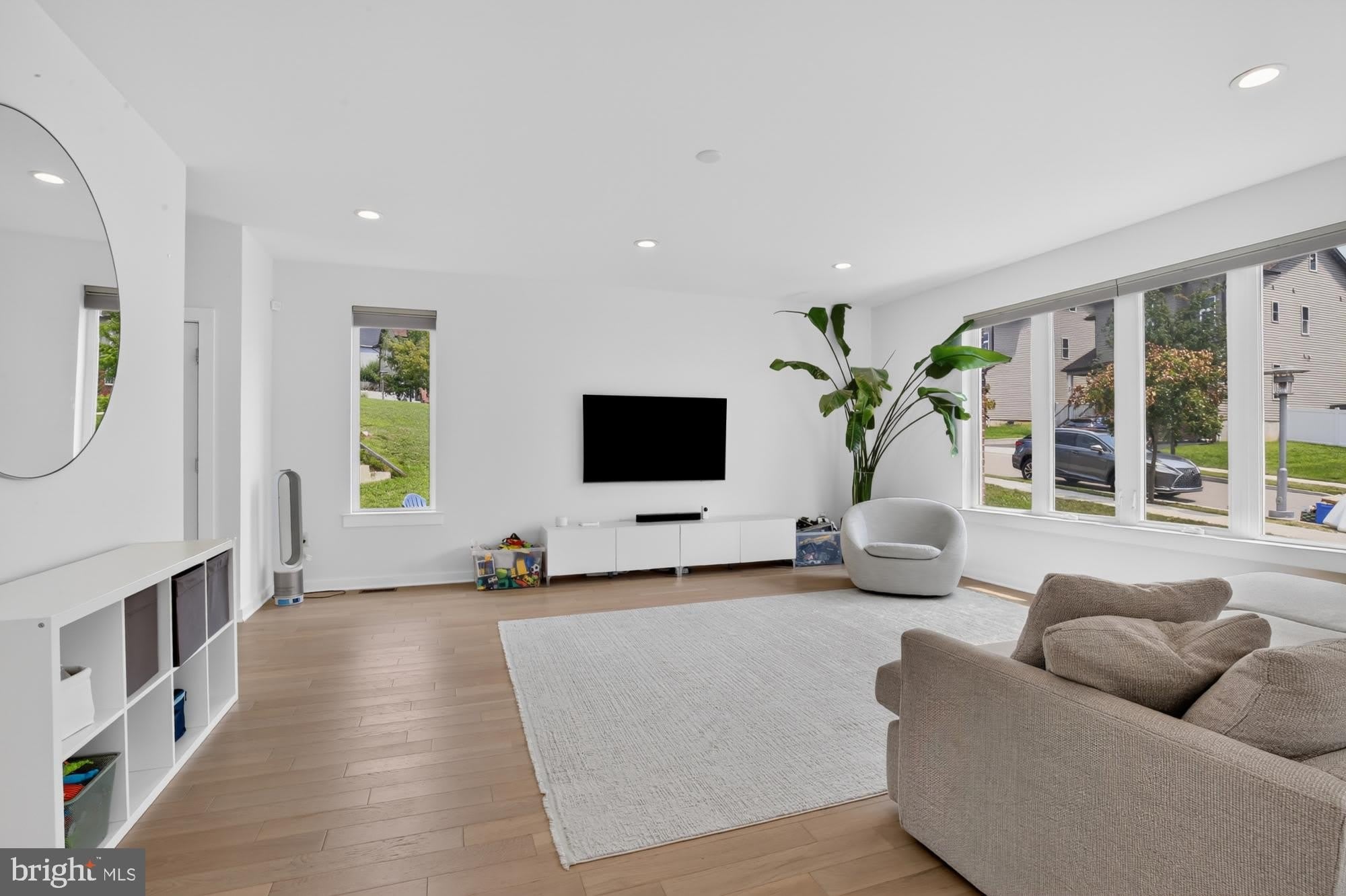 7354 RIDGE Avenue – photo 1