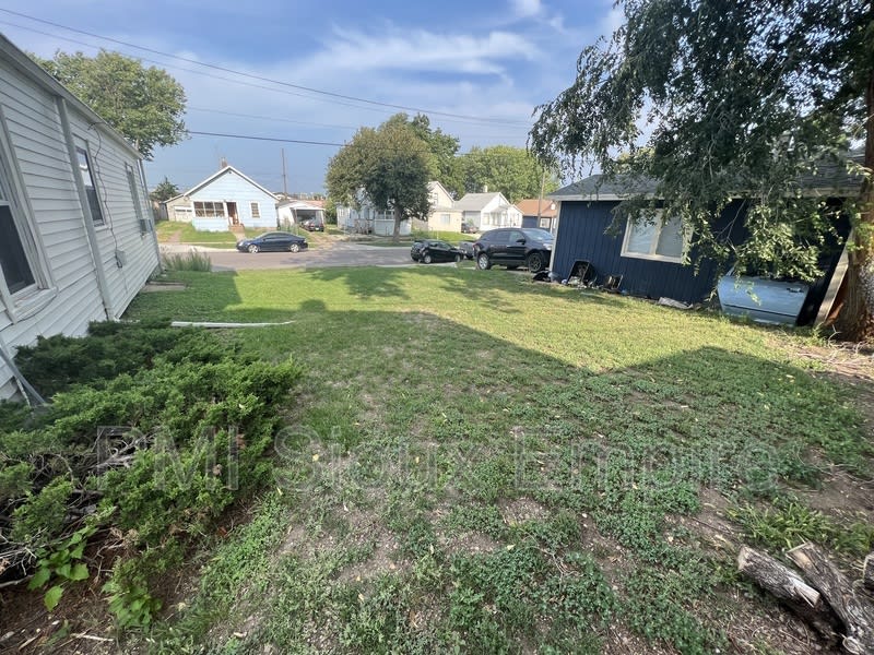 1304 E 4th St. – photo 4