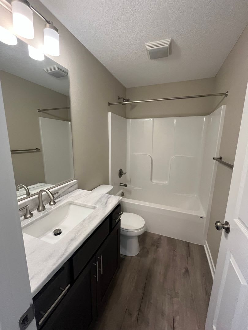 Spacious 4 Bedroom Home In Altoona Neighborhood – photo 4
