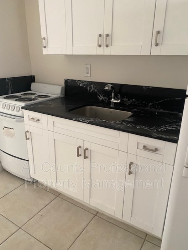 6032 Pierce st – photo 3