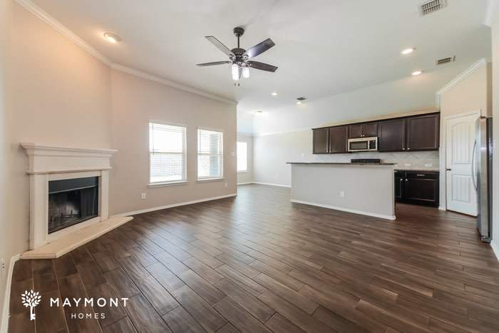 251 Oxford Drive – photo 3