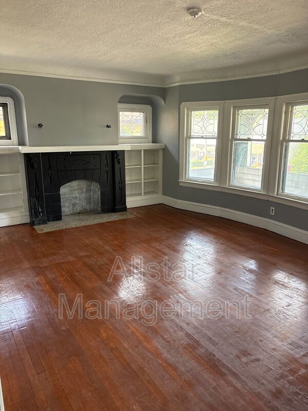 3255 E 139th Street – photo 3