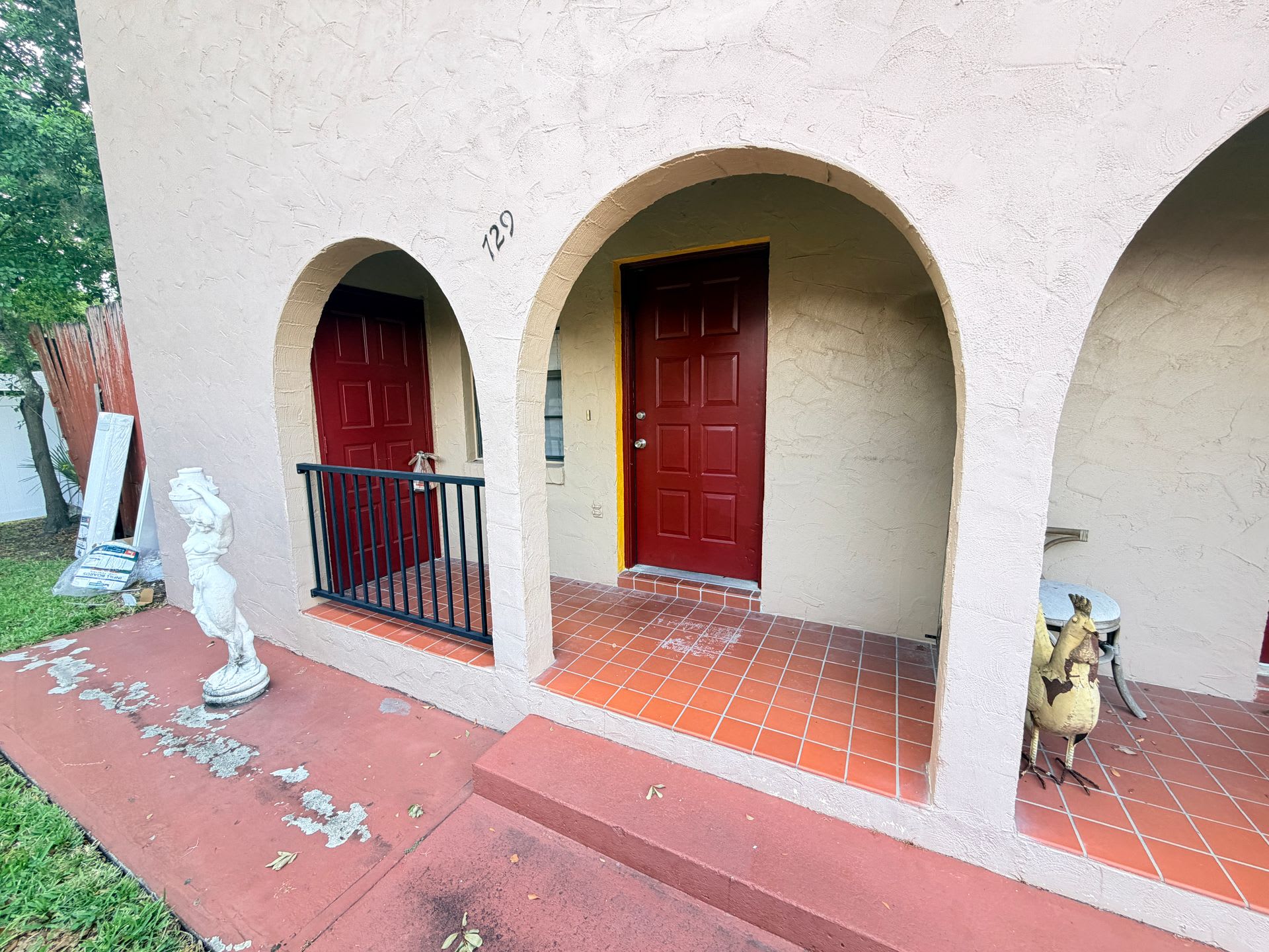 Updated 2-Bedroom Apartment – photo 1