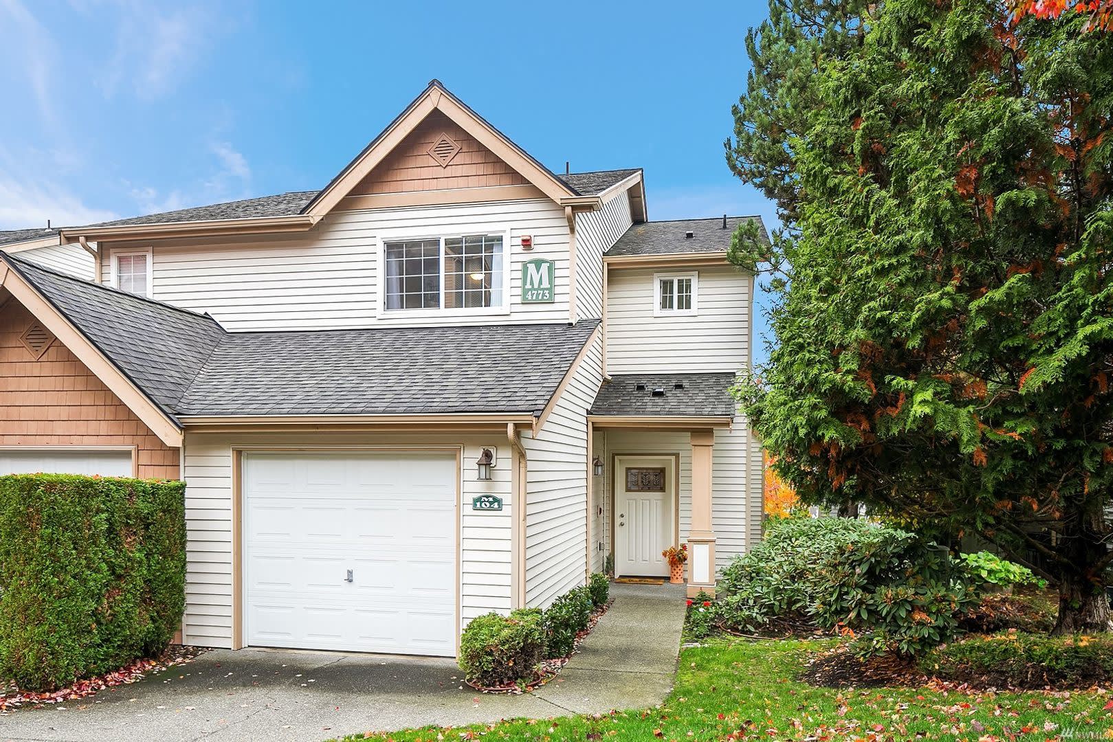 Renton/Talbot area 3 storyTownhome in gated community! 3 bedroom 3.5 bathroom. Available NOW!! – photo 2