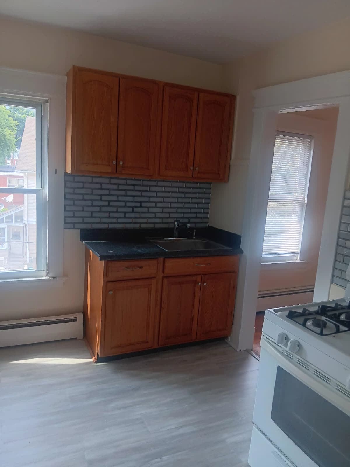 1032 Campbell Ave – photo 4