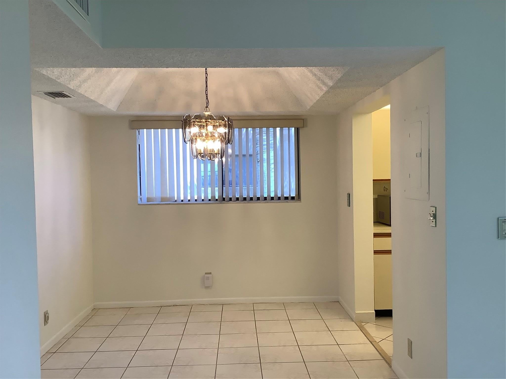 15126 ASHLAND Street – photo 4
