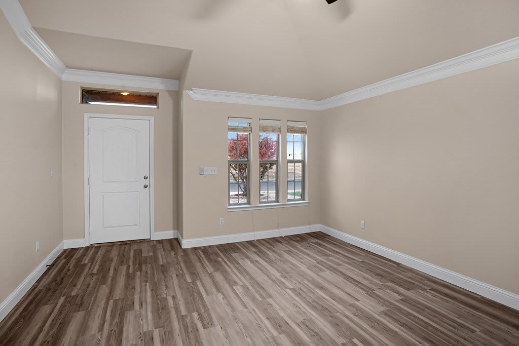 908 Purdue St – photo 2