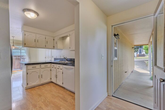 529 Ballad Way – photo 4