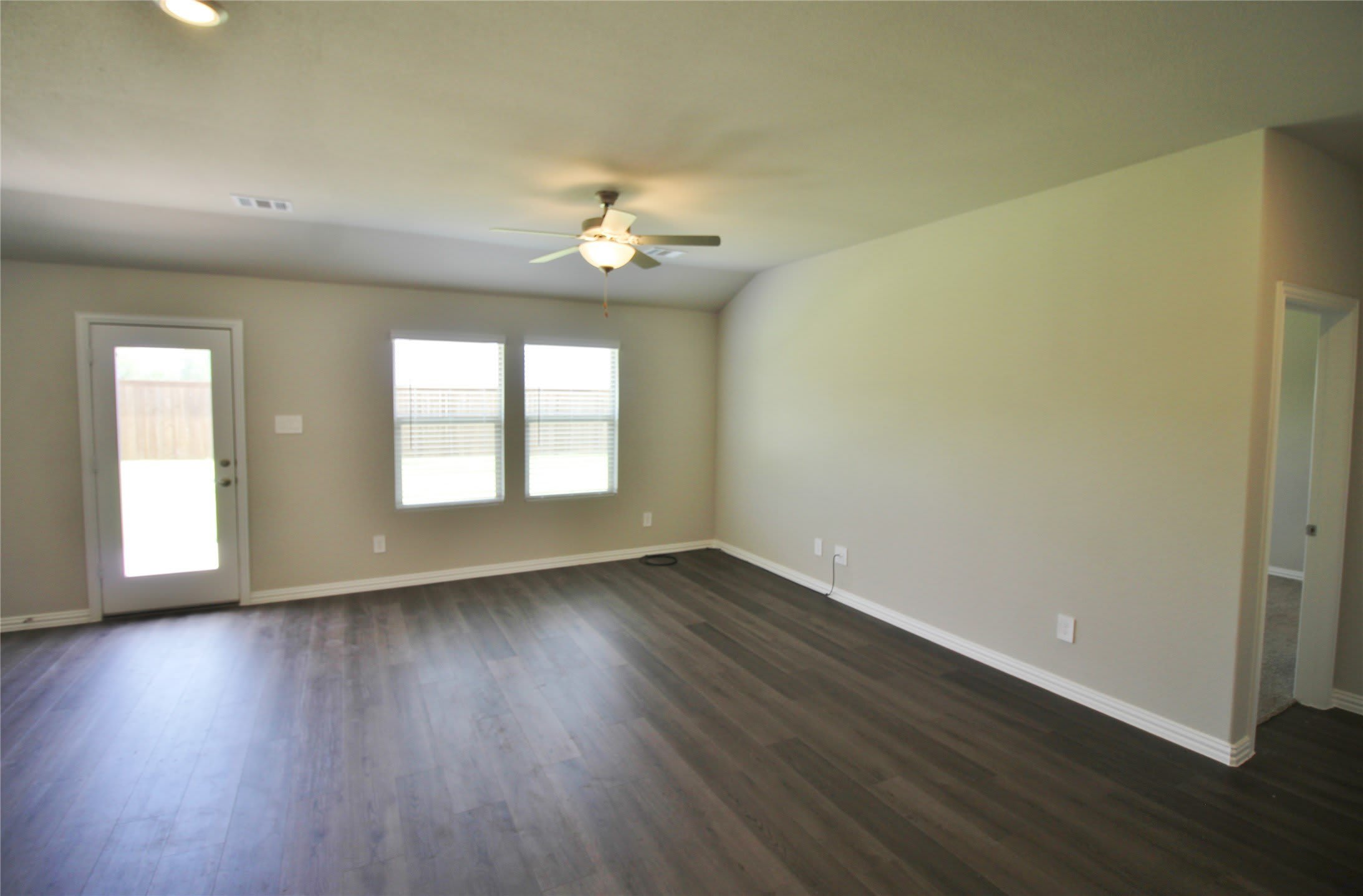 4208 Mountain Creek Drive – photo 2