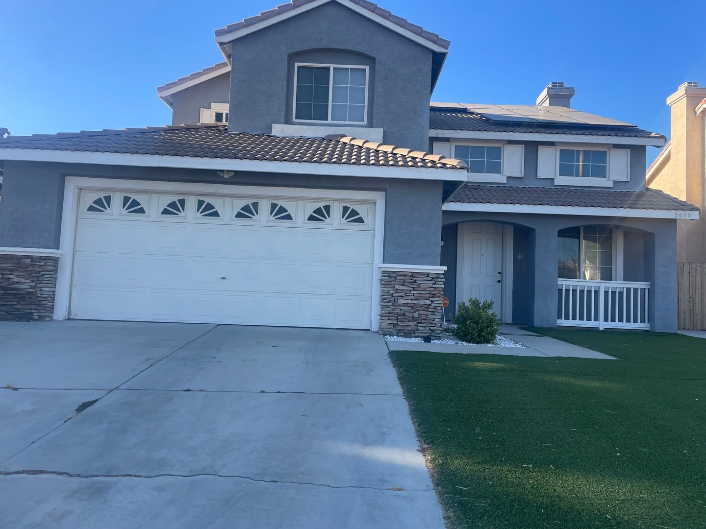 Gorgeous And Immaxculate 4 Bdrm 3 Ba Story Home For Lease Palmdale Pet Friendly – photo 1