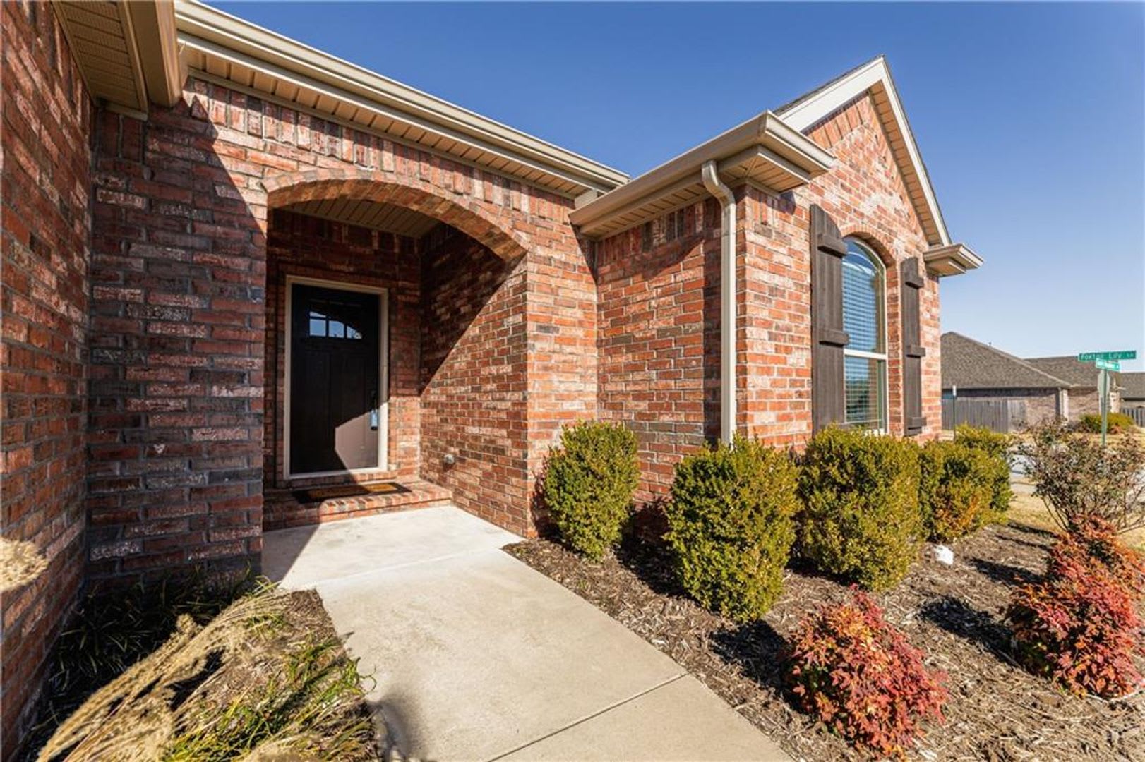 Don T Miss This Stunning 3 Bed 2 Bath Home Schedule Your Showing Today – photo 1