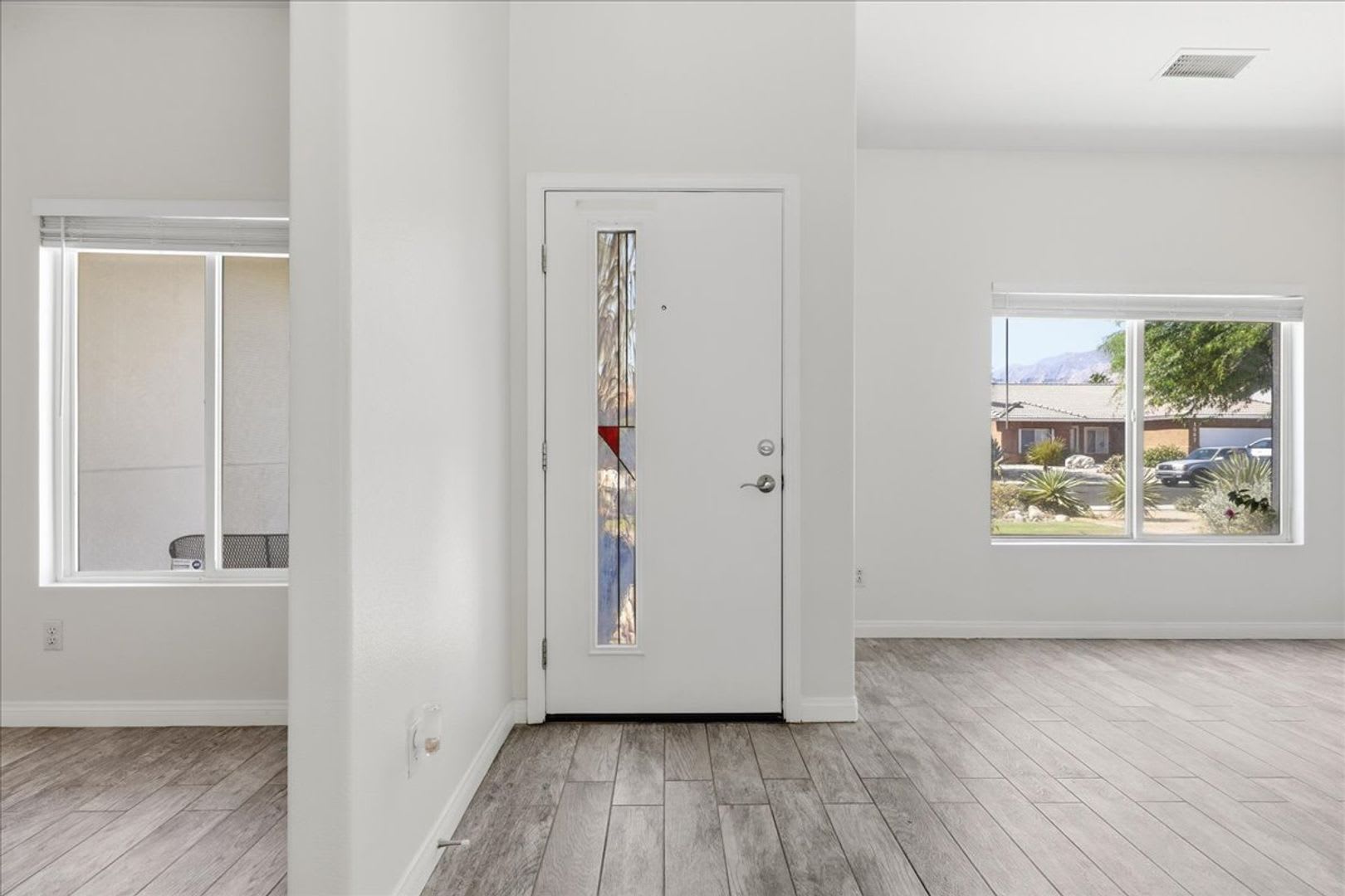 3 Bed / 2 Bath with Spa and Pool! – photo 5