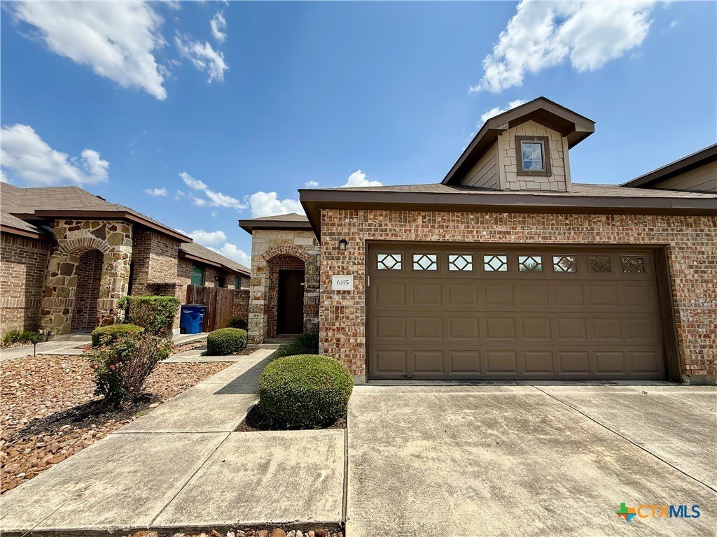 685 Creekside Circle – photo 1