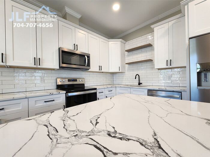 411 West 6Th Avenue – photo 5