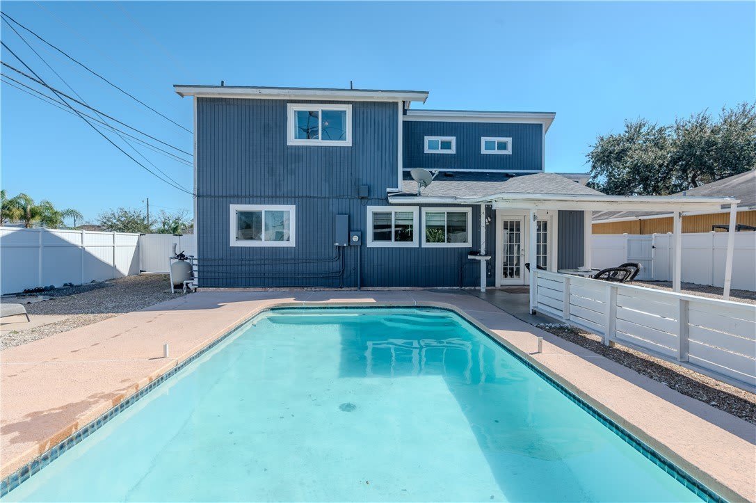 2301 Vialoux Drive – photo 2