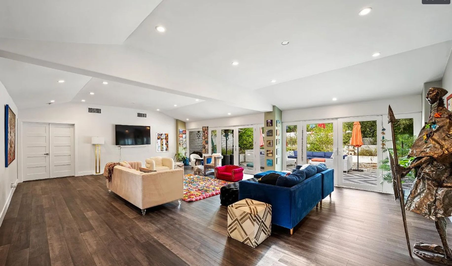 Large Ojai Home with Pool on Foothill Lane – photo 4