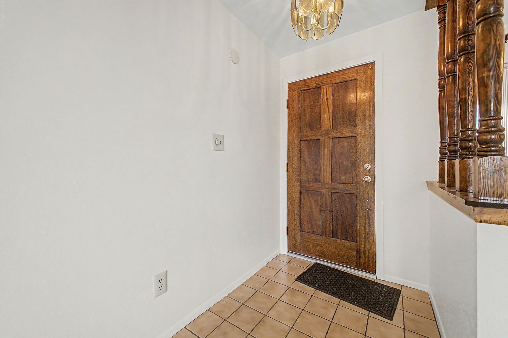 Move In Ready 3 Bedroom 2 Bathroom Scottsdale Home – photo 3