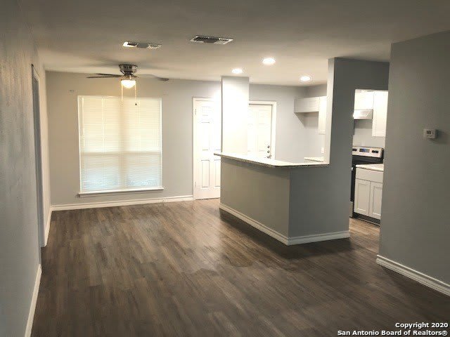 7361 Cherrybrook St – photo 3