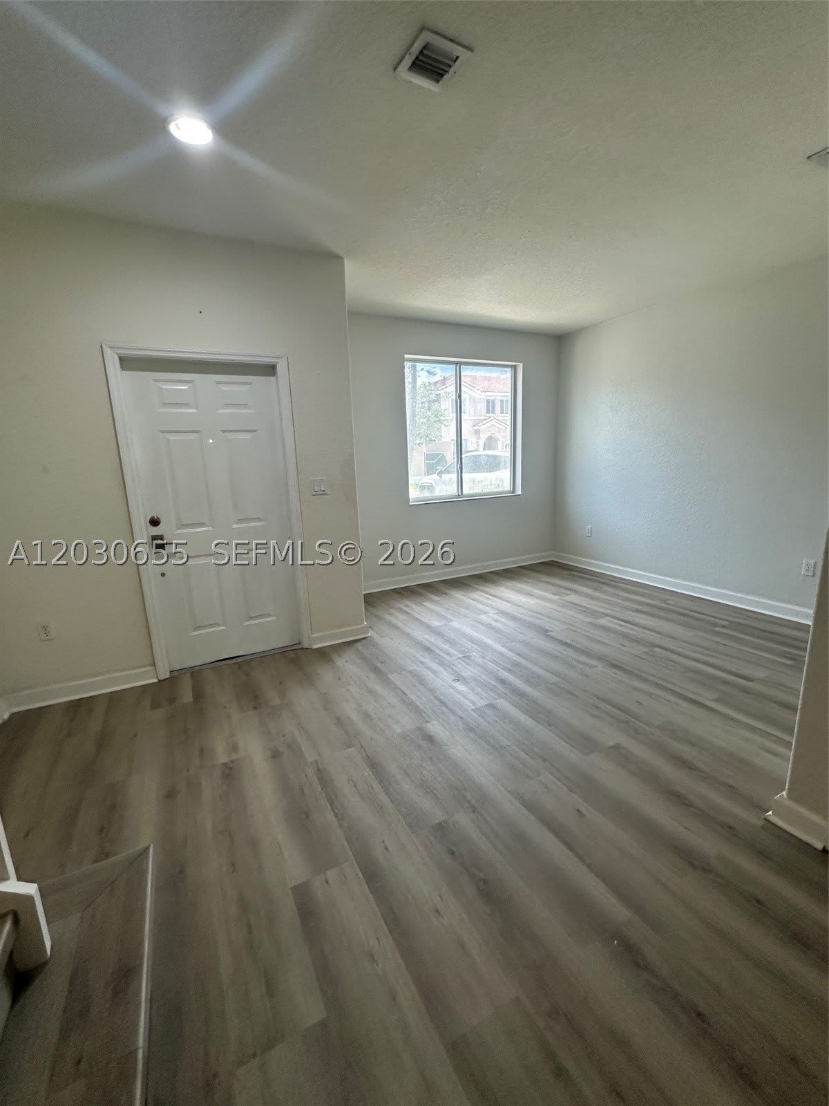 2330 SE 10th St – photo 2
