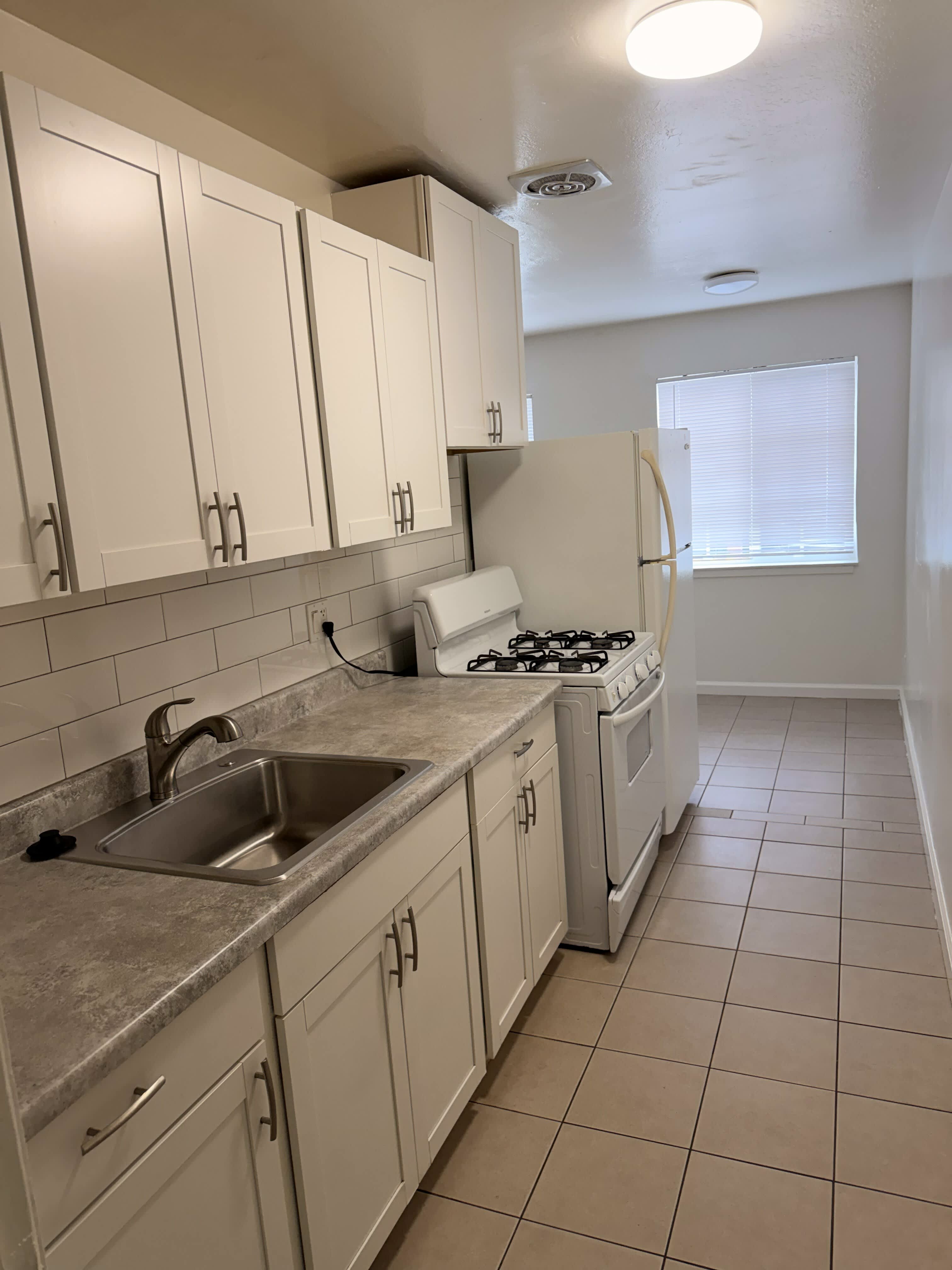 2207 Bonar Street – photo 3