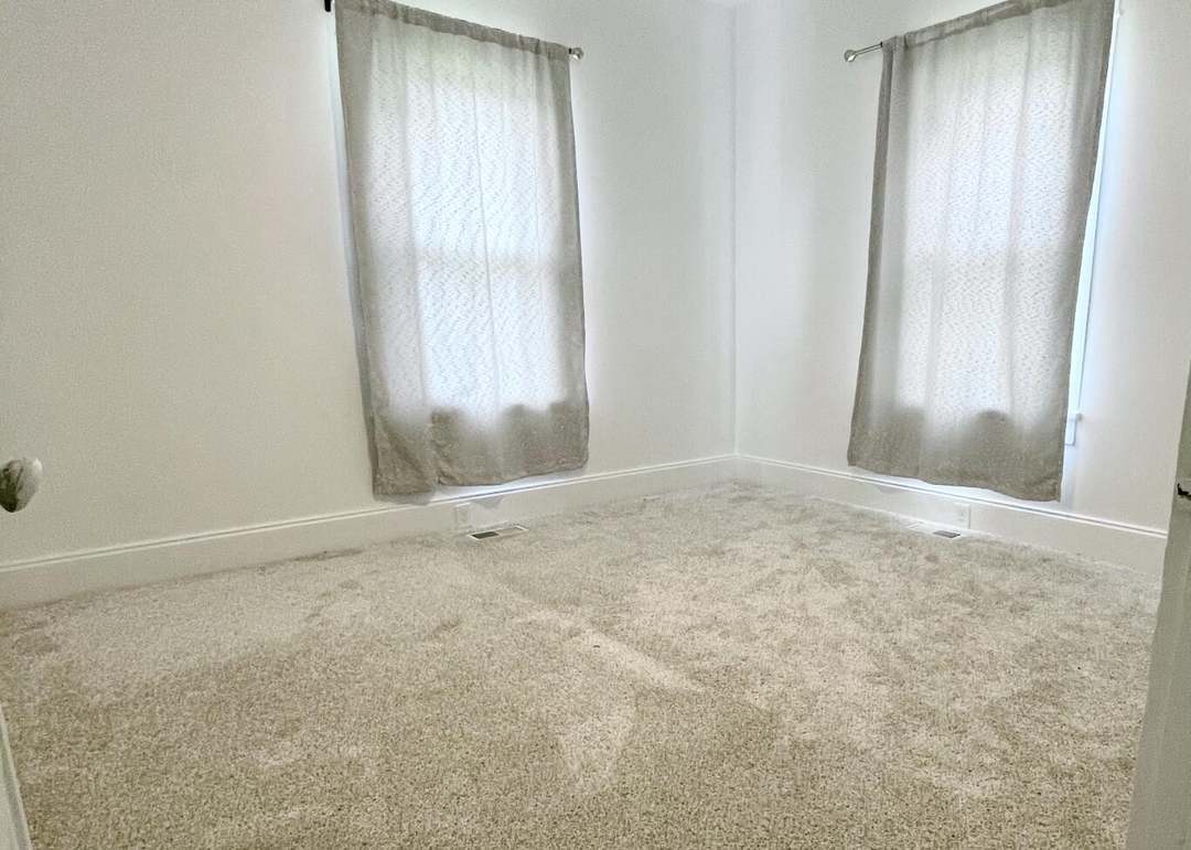 1709 East Glenwood Avenue – photo 4