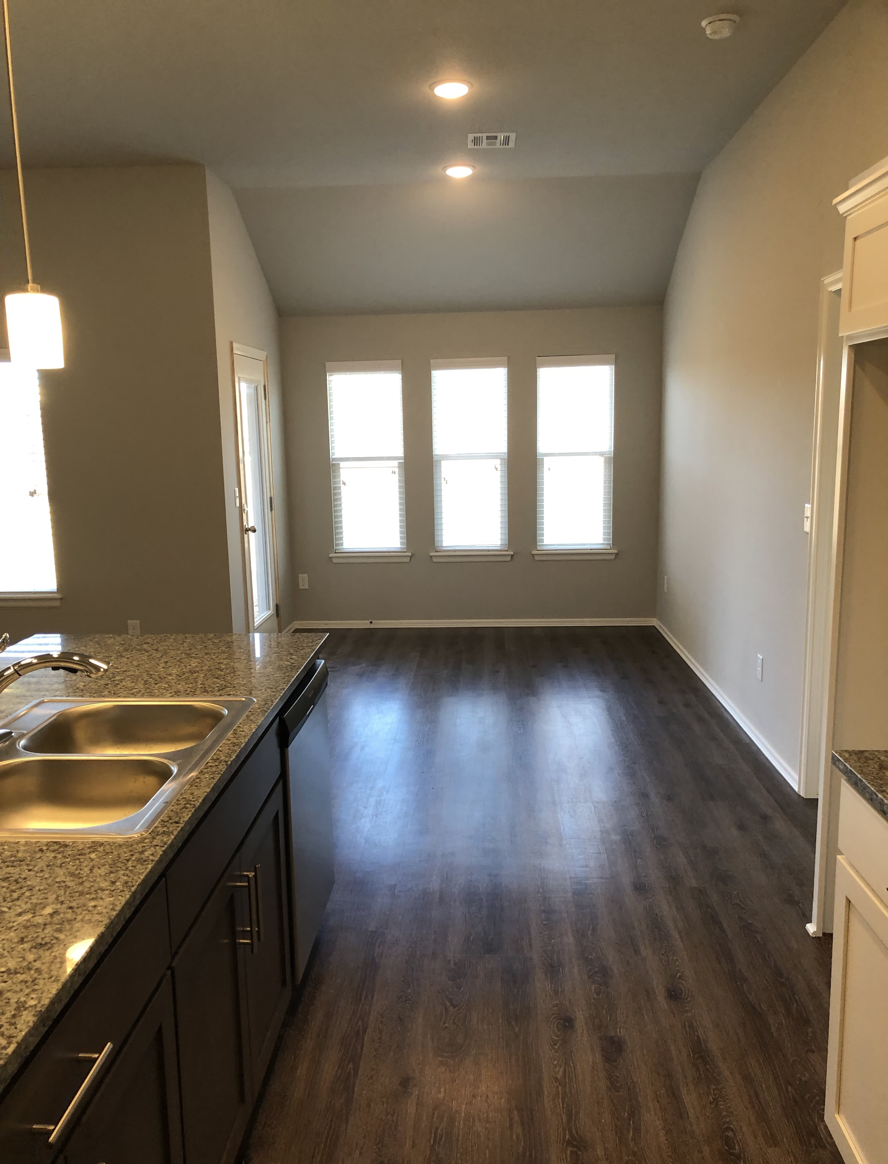 14320 S New Haven Ave – photo 5