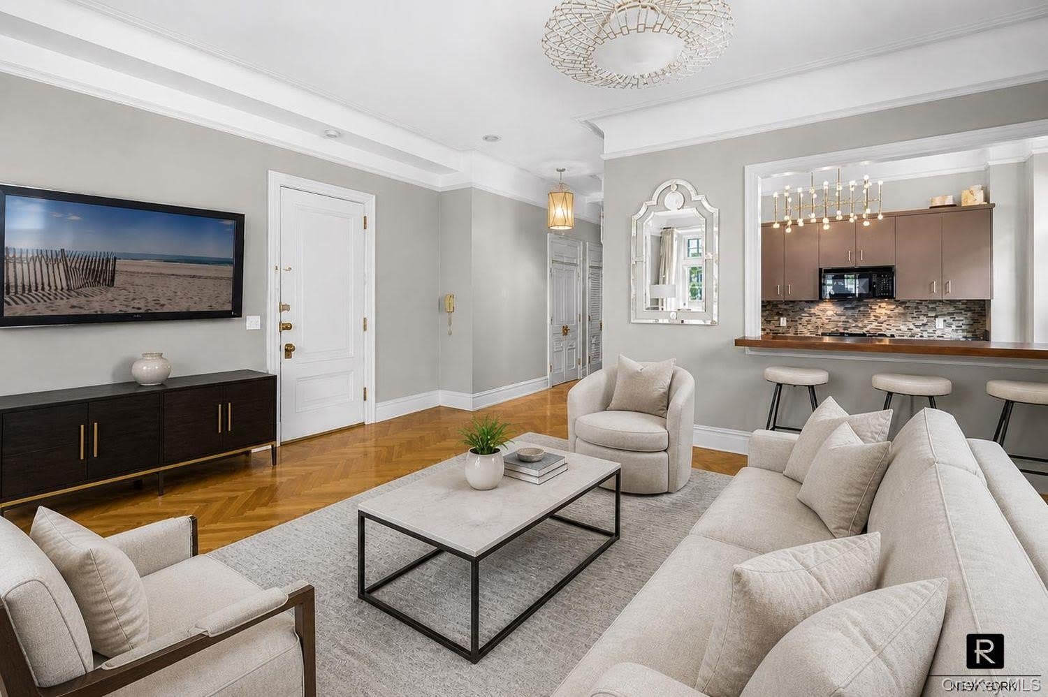 2109 Broadway – photo 2