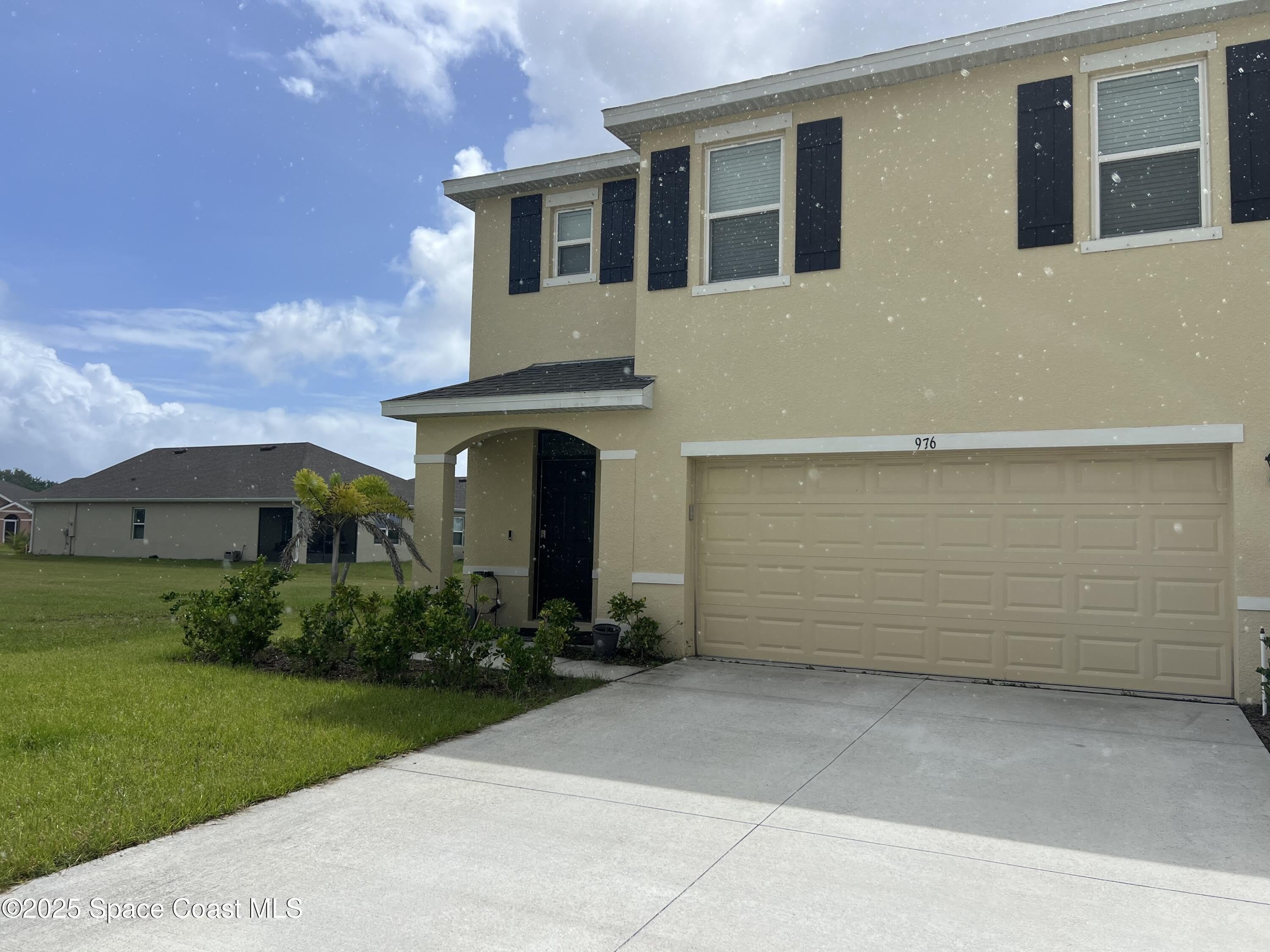 976 Trinity Street – photo 2