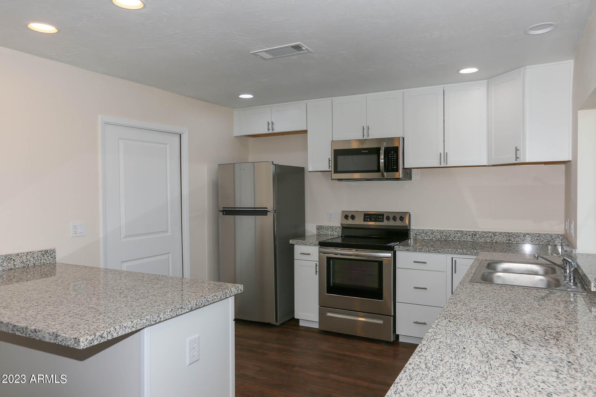 6226 S Hazelton Lane – photo 5