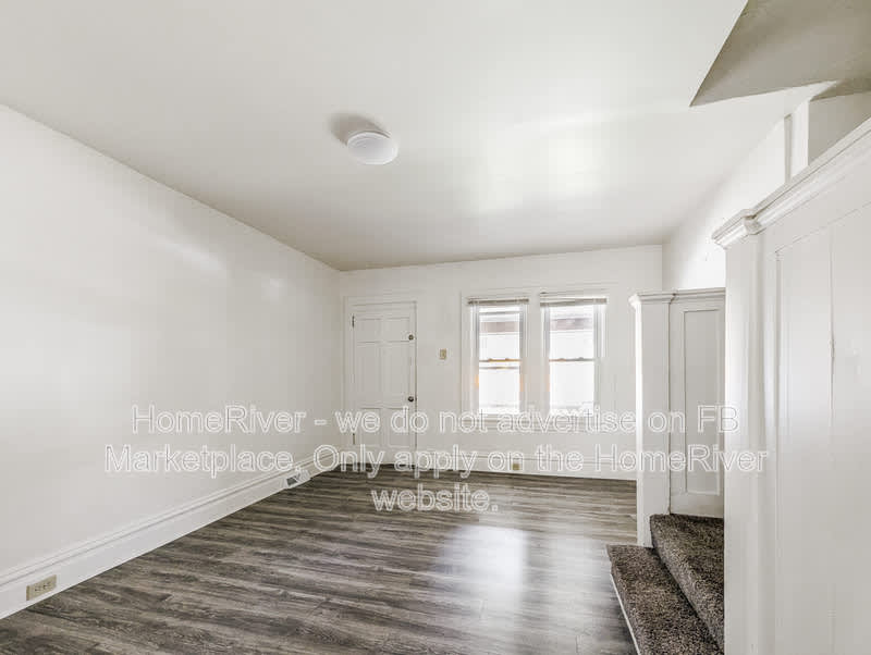 1517 1 2 Davis Ave – photo 3