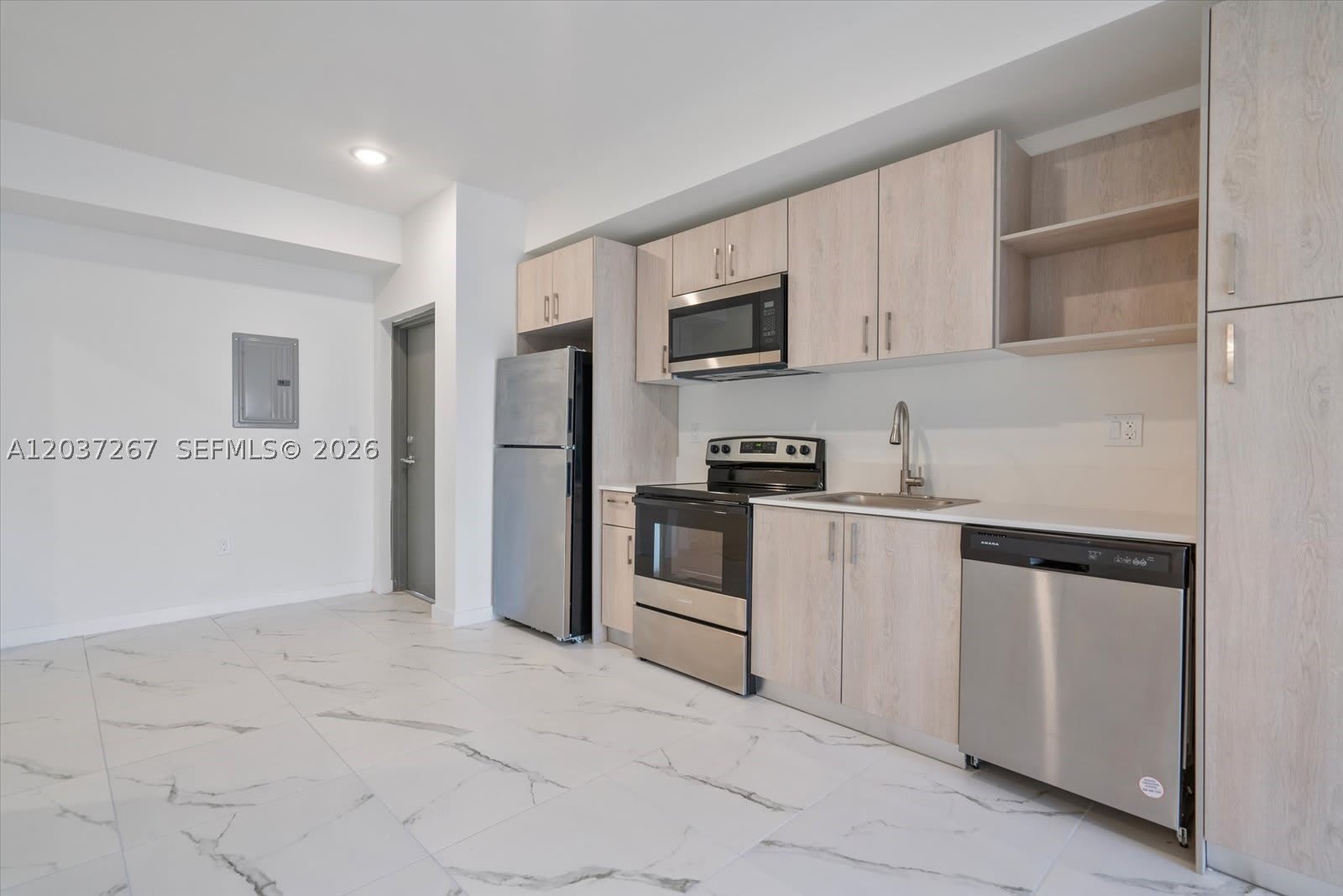 420 Sw 7Th Ave – photo 1