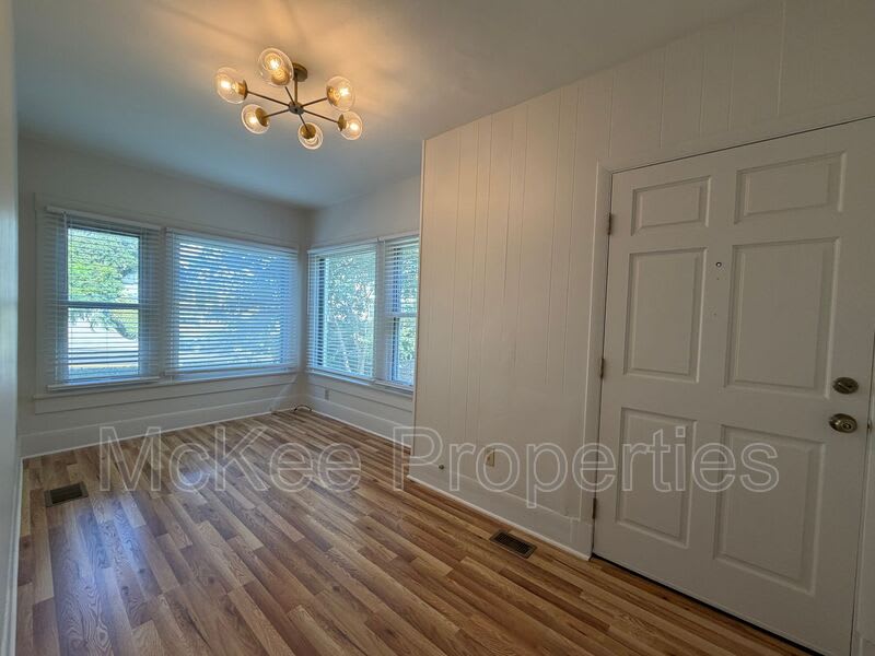 2142 First Avenue – photo 2