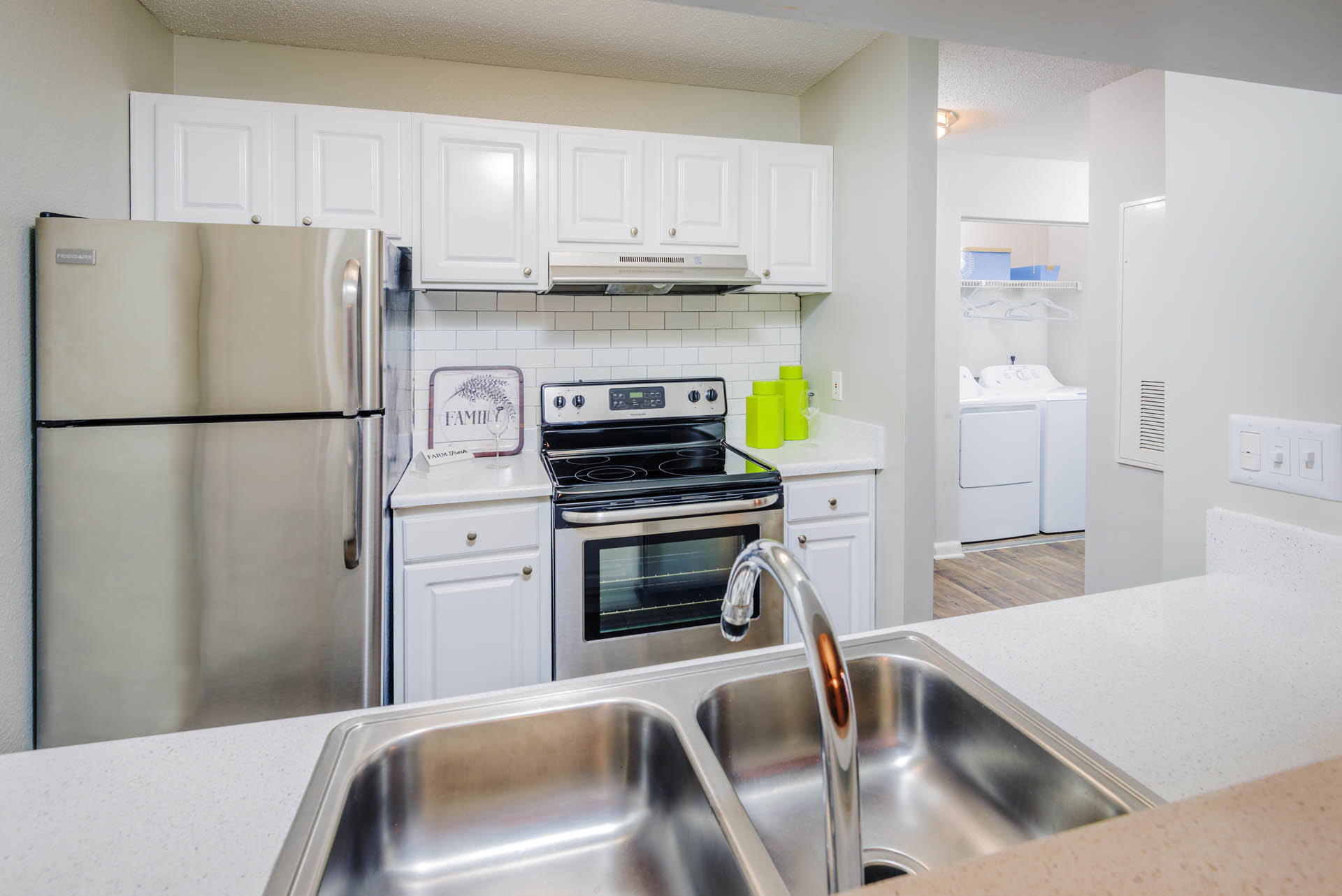 The Pointe at Irving Park – photo 5