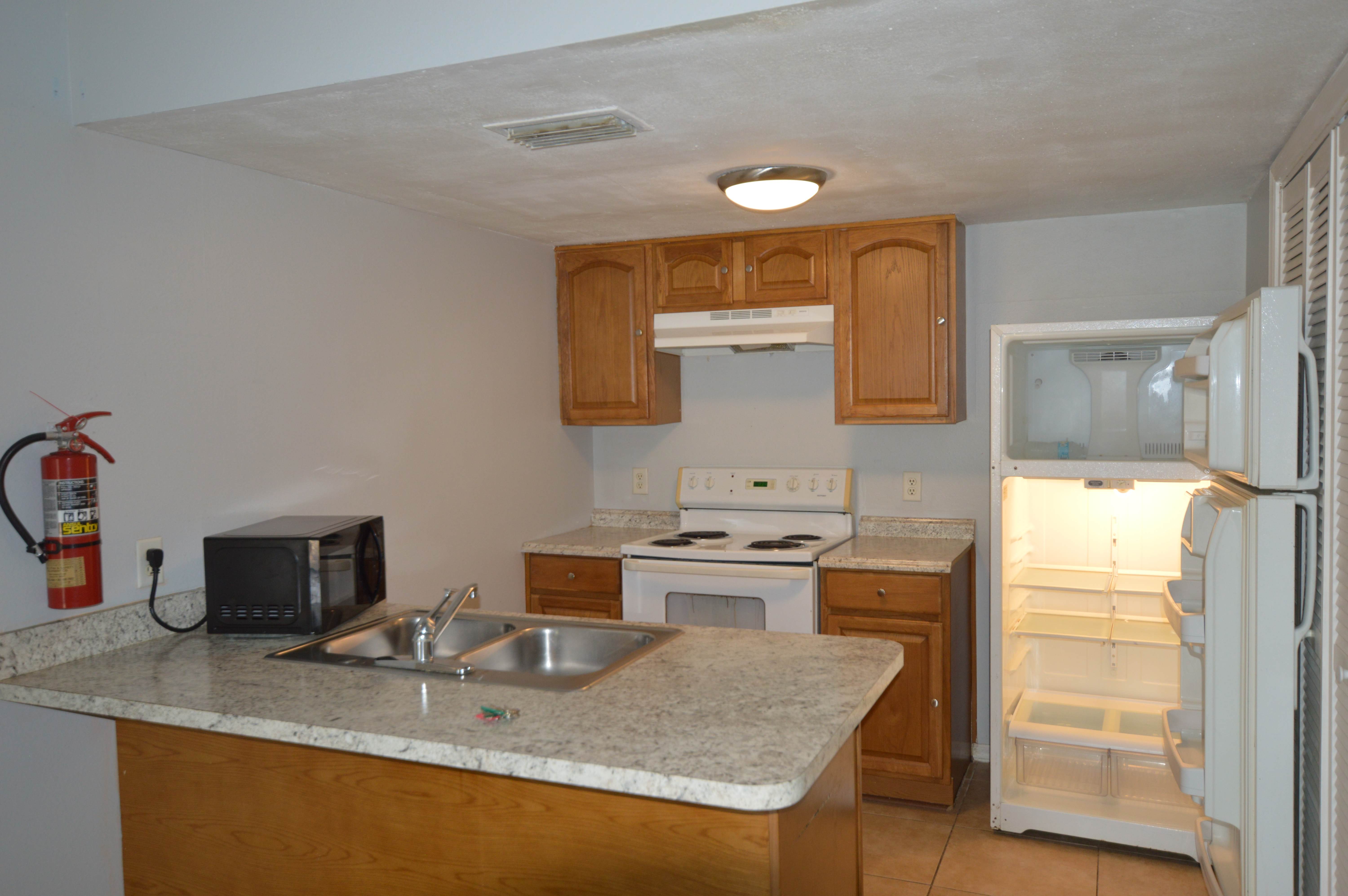 7947 Pinehurst Dr – photo 3
