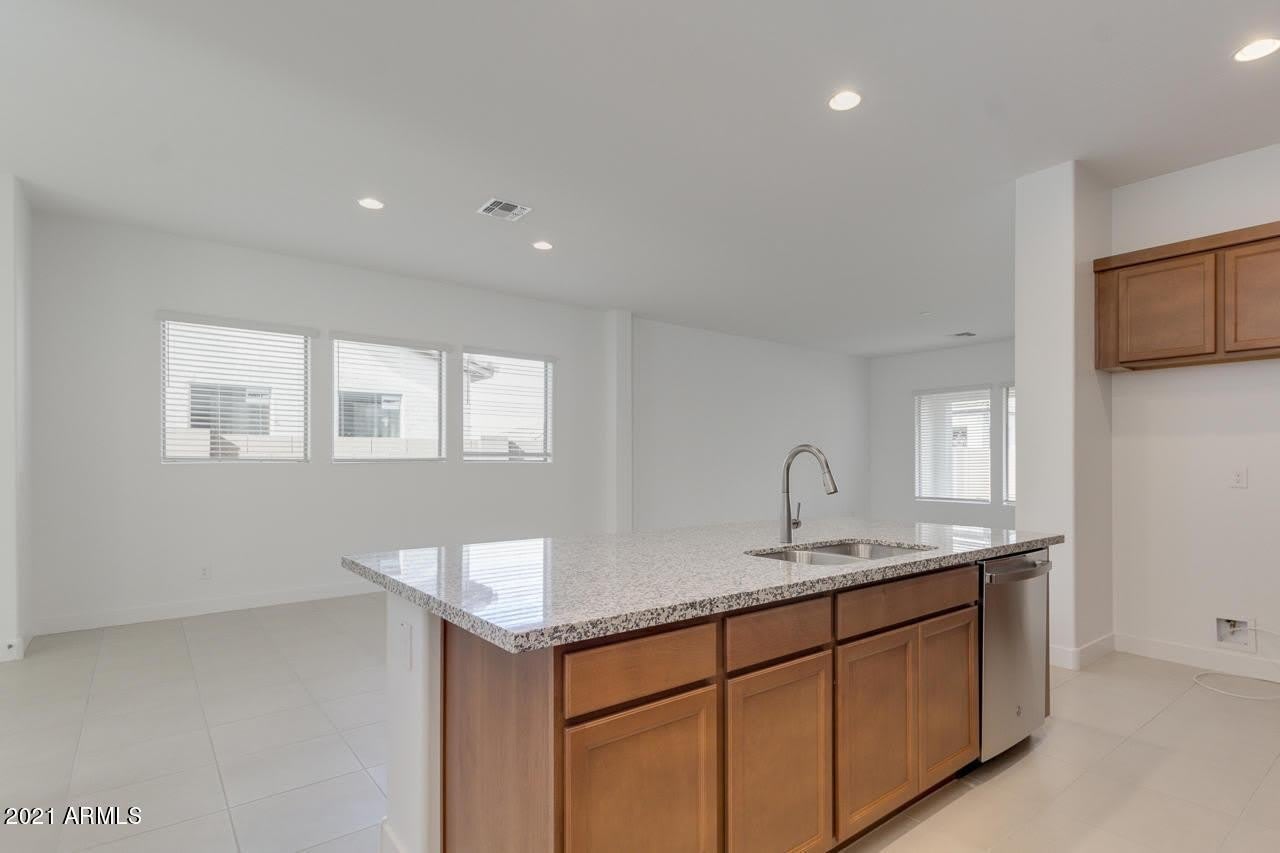 458 W Golden Aspen – photo 3