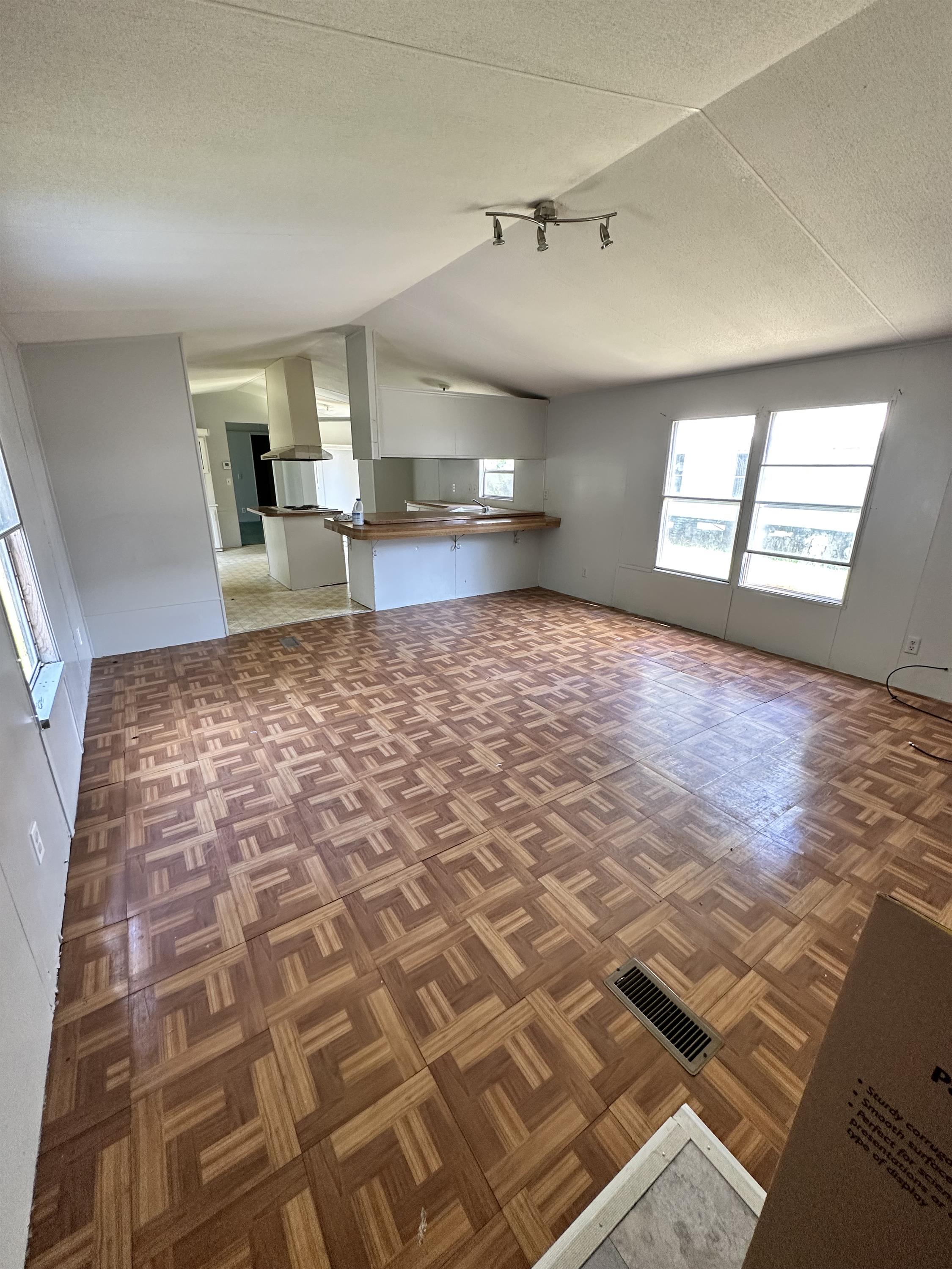 218 Bawcom St D – photo 3