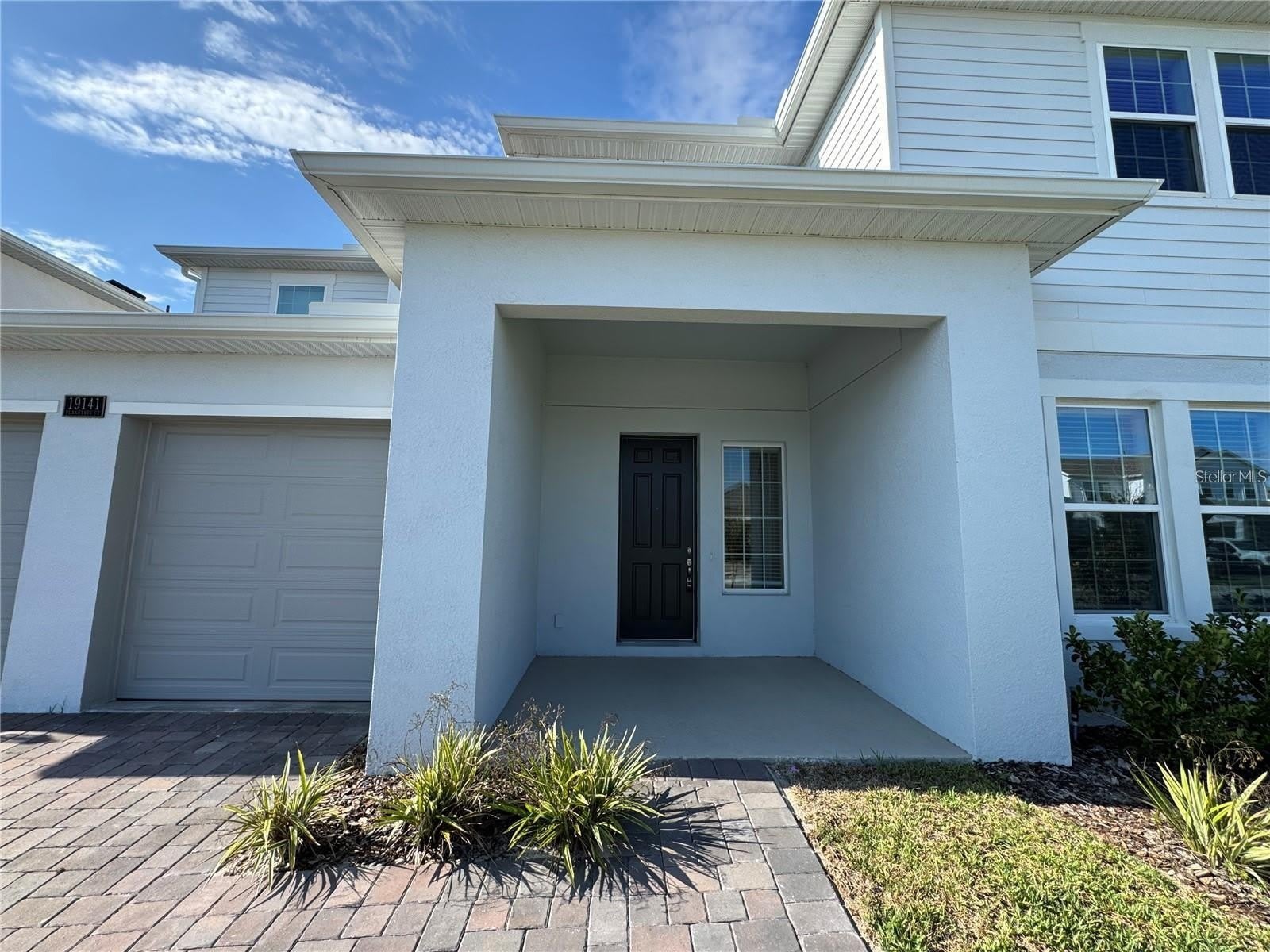 19141 PLANETREE Street – photo 3