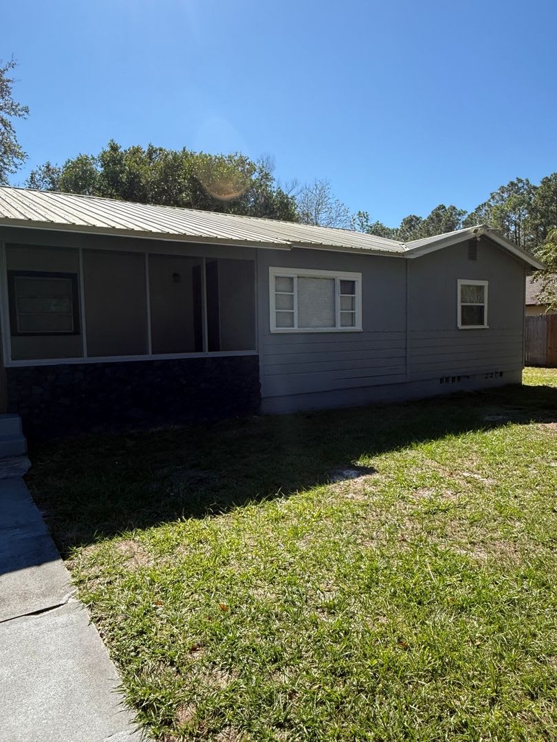 Fully Furnished Charming 2BR Duplex in Deland – photo 1