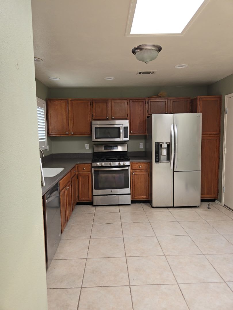 2-bedroom, 1-bathroom home located in the vibrant city of Albuquerque – photo 3