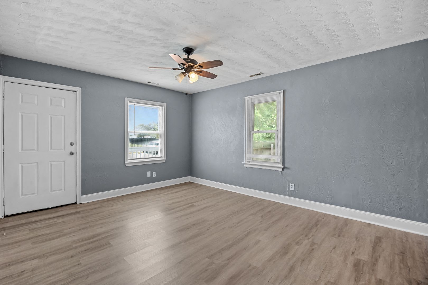 2321 Columbus Avenue – photo 5