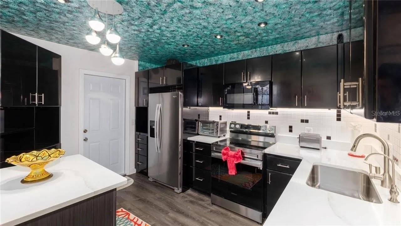 10438 SAINT TROPEZ Place – photo 5