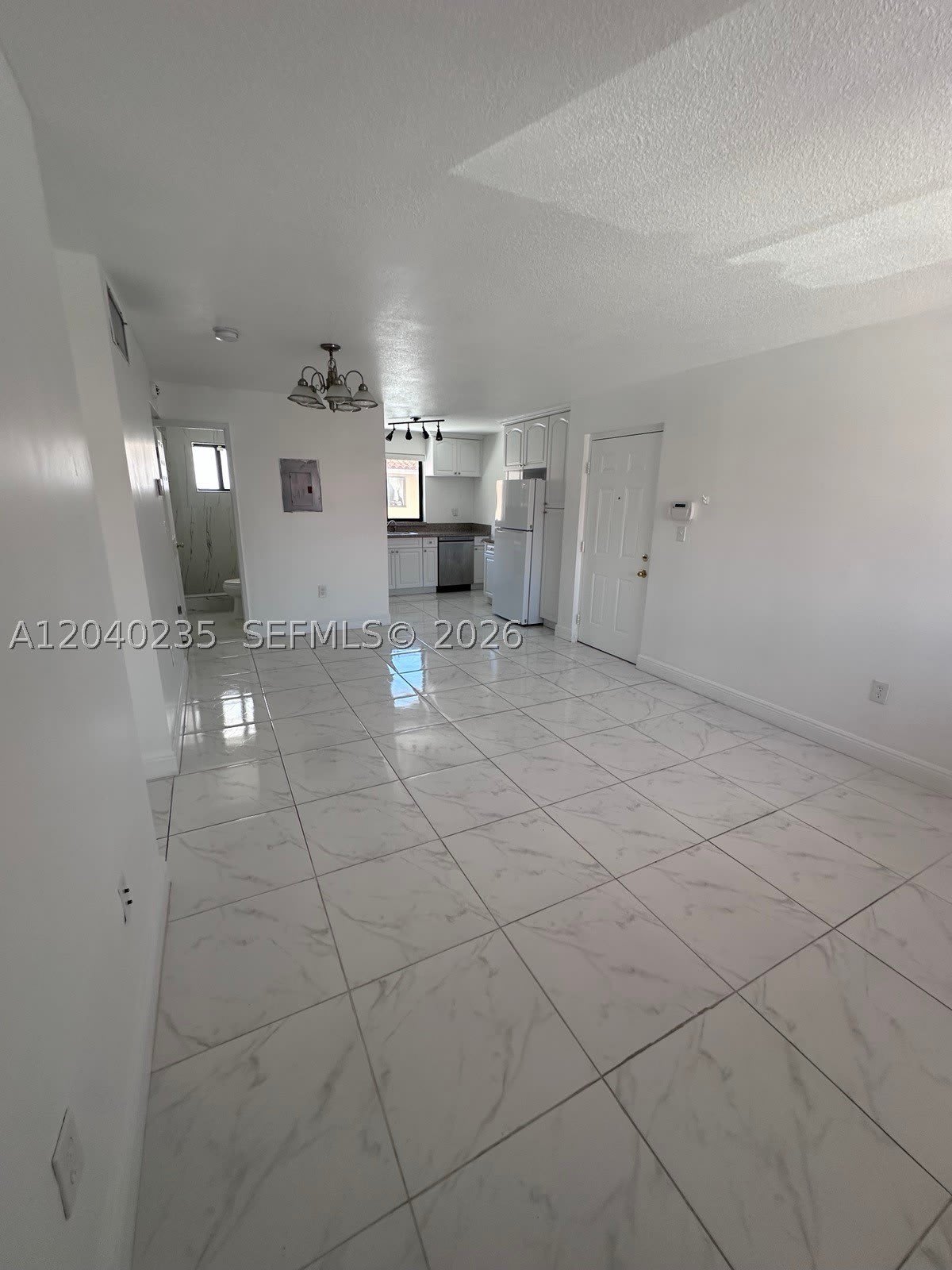 2740 W 61St St – photo 2