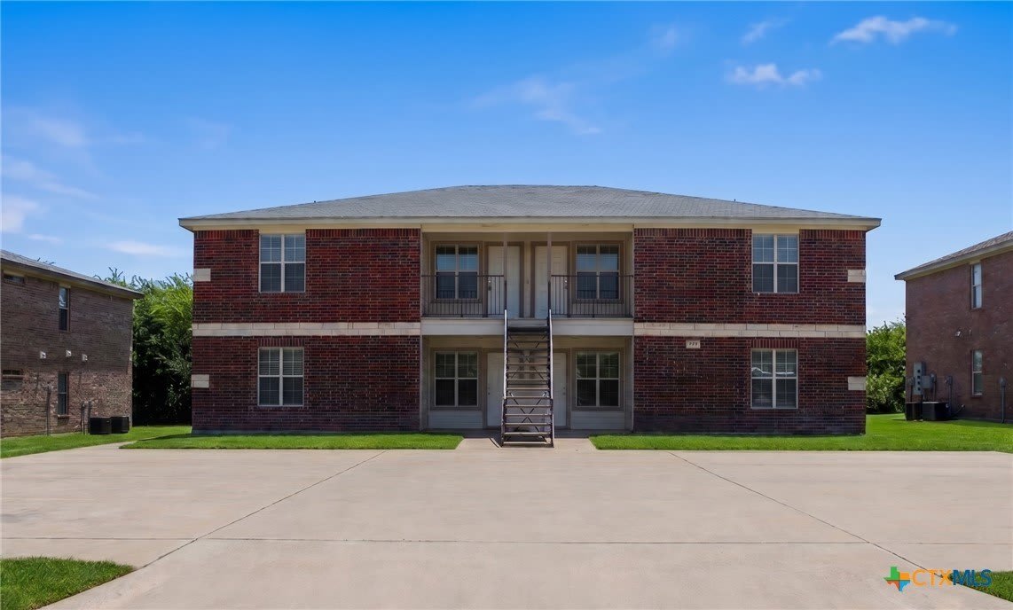 413 Brittney Way – photo 1