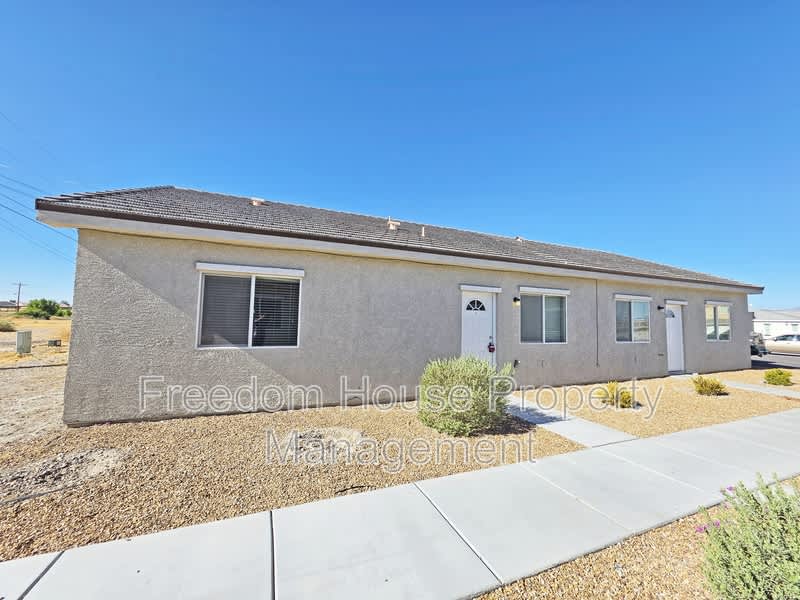 1121 Sixshooter Avenue – photo 1