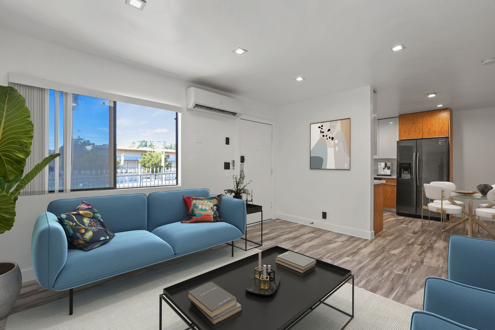 830 Bartlett Street Apartments – photo 3
