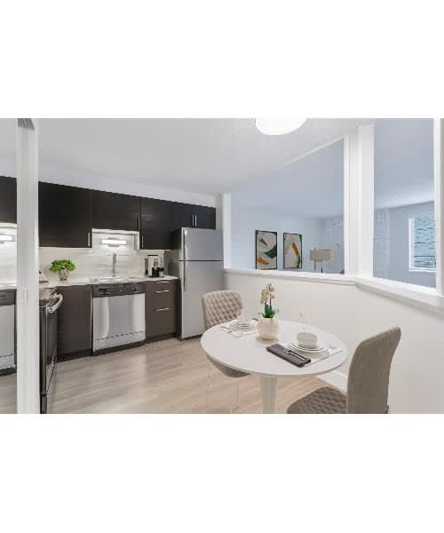 899 Washington – photo 2