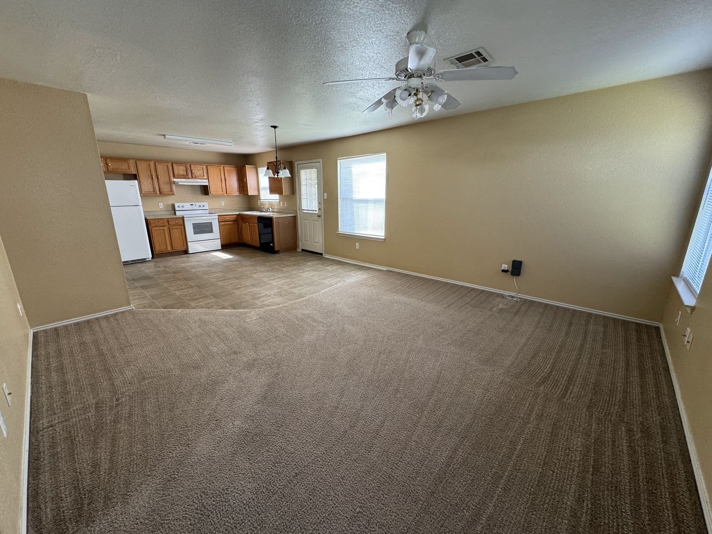 3-Bedroom Duplex for Rent in Killeen – photo 4