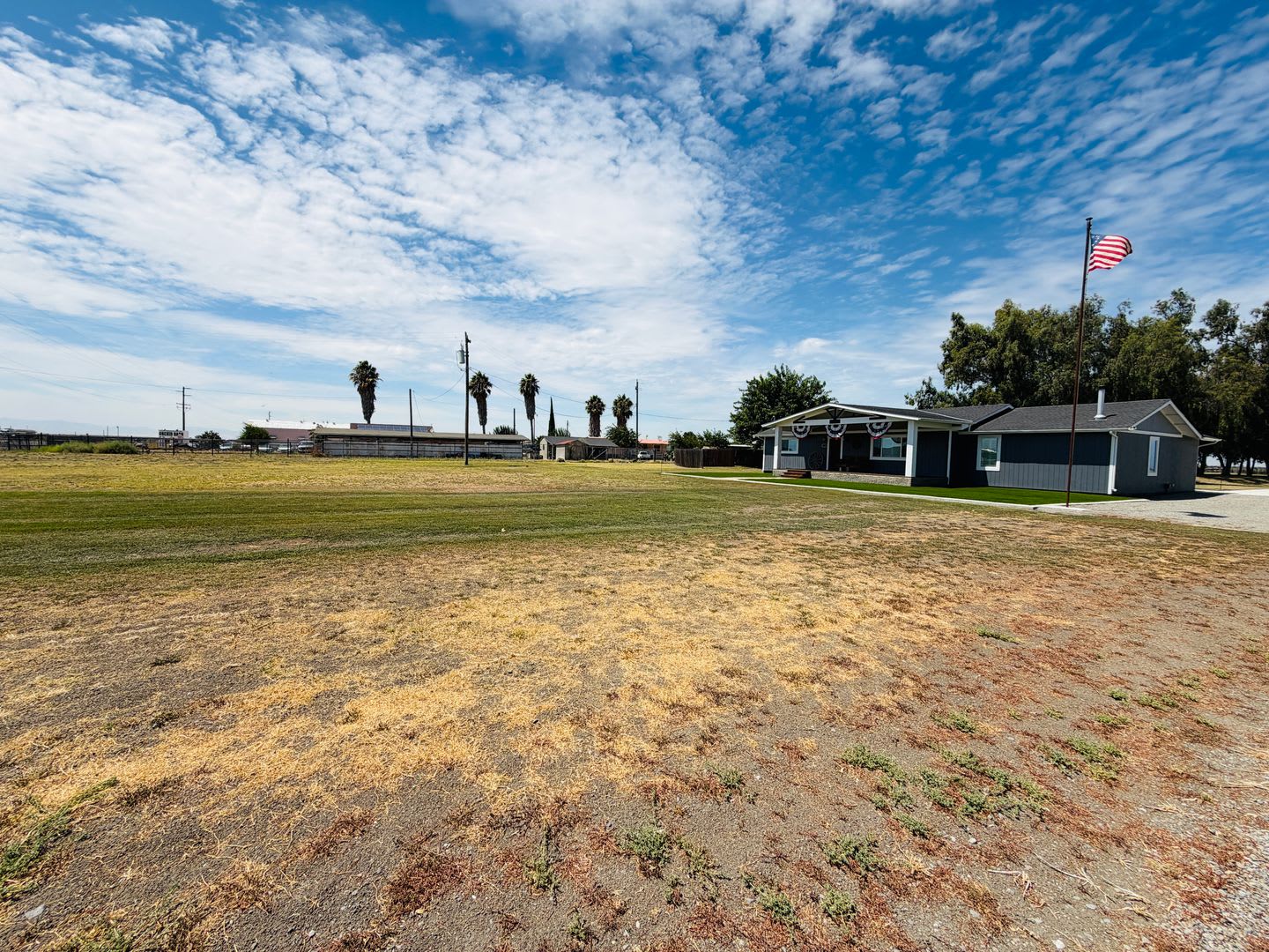 Beautiful Fully Furnished Remodeled Ranch Home on 1.84 Acres – photo 5