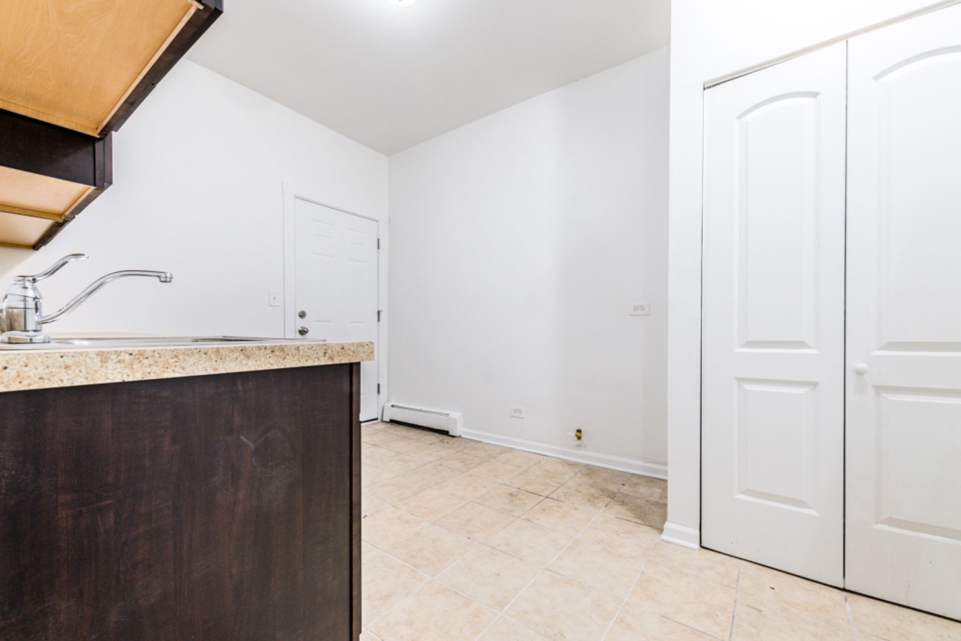 5556 W Jackson – photo 2